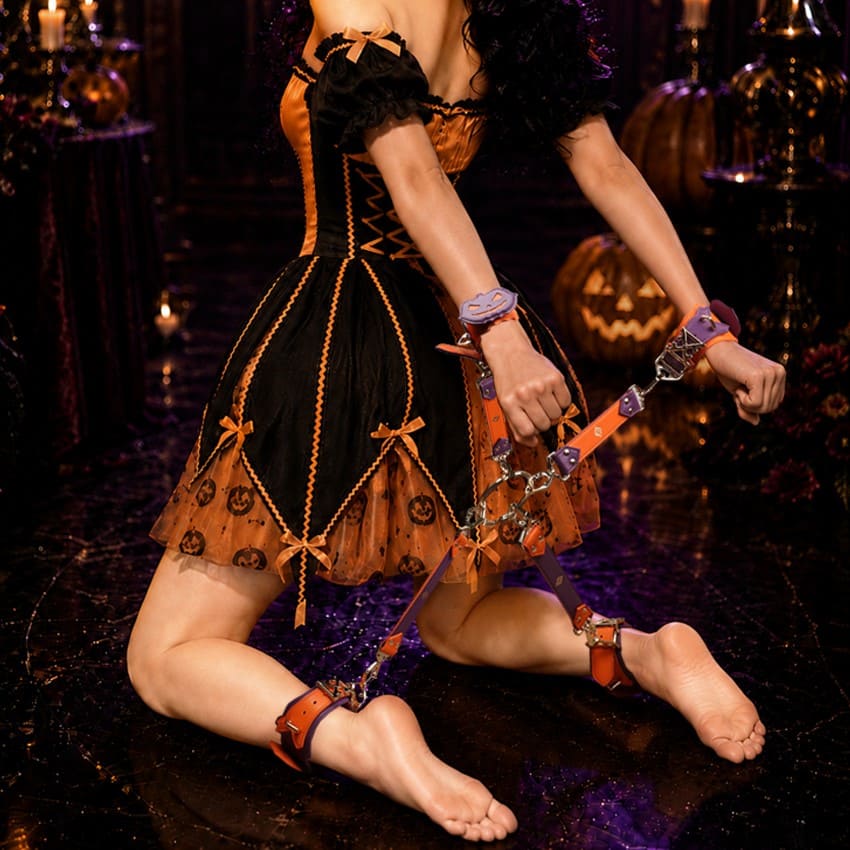 FUNSM Halloween Pumpkin Leather Wrist-to-Ankle Restraint Set with Cross Connector