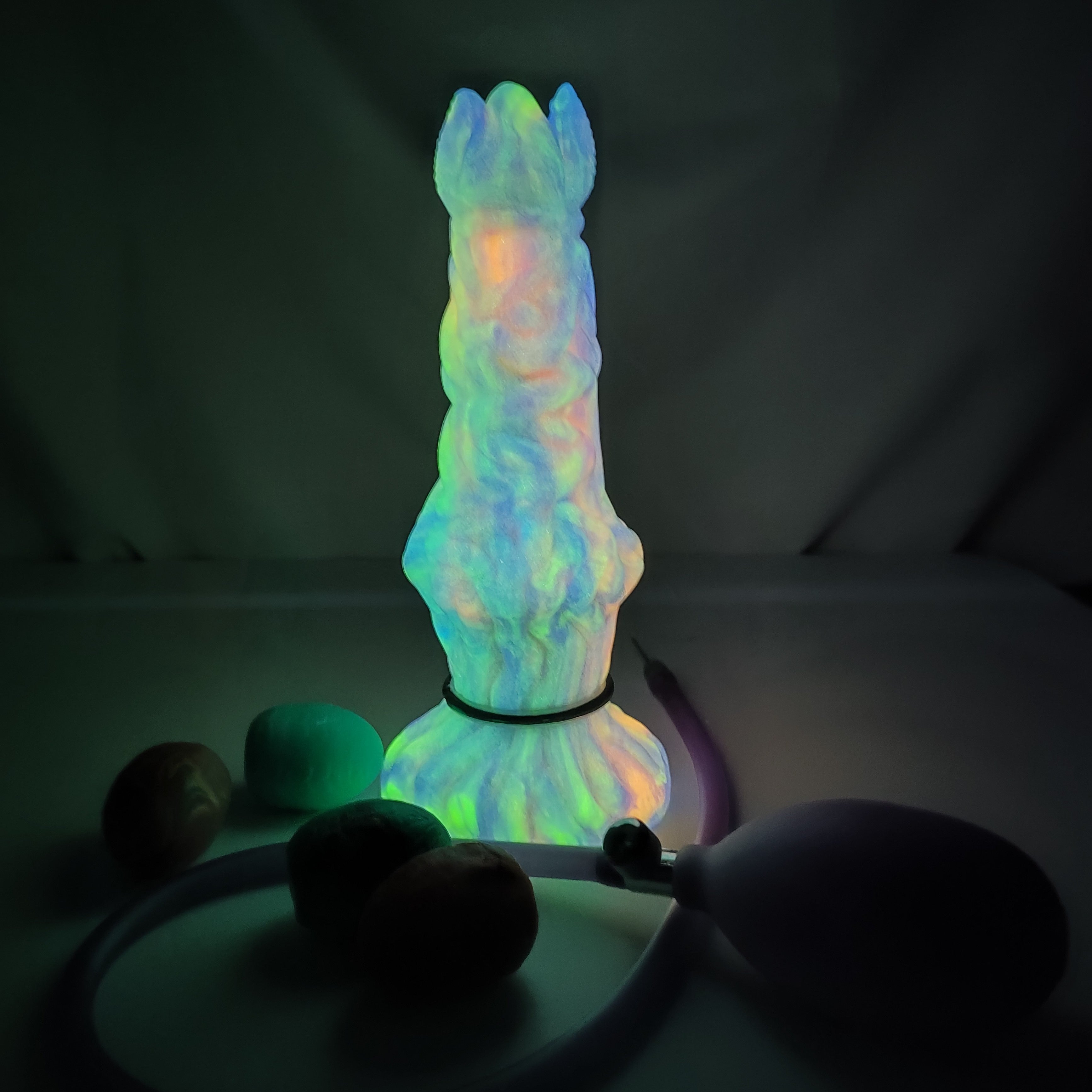 Pandora Leuchtender Ovipositor Dildo 7,9 Zoll